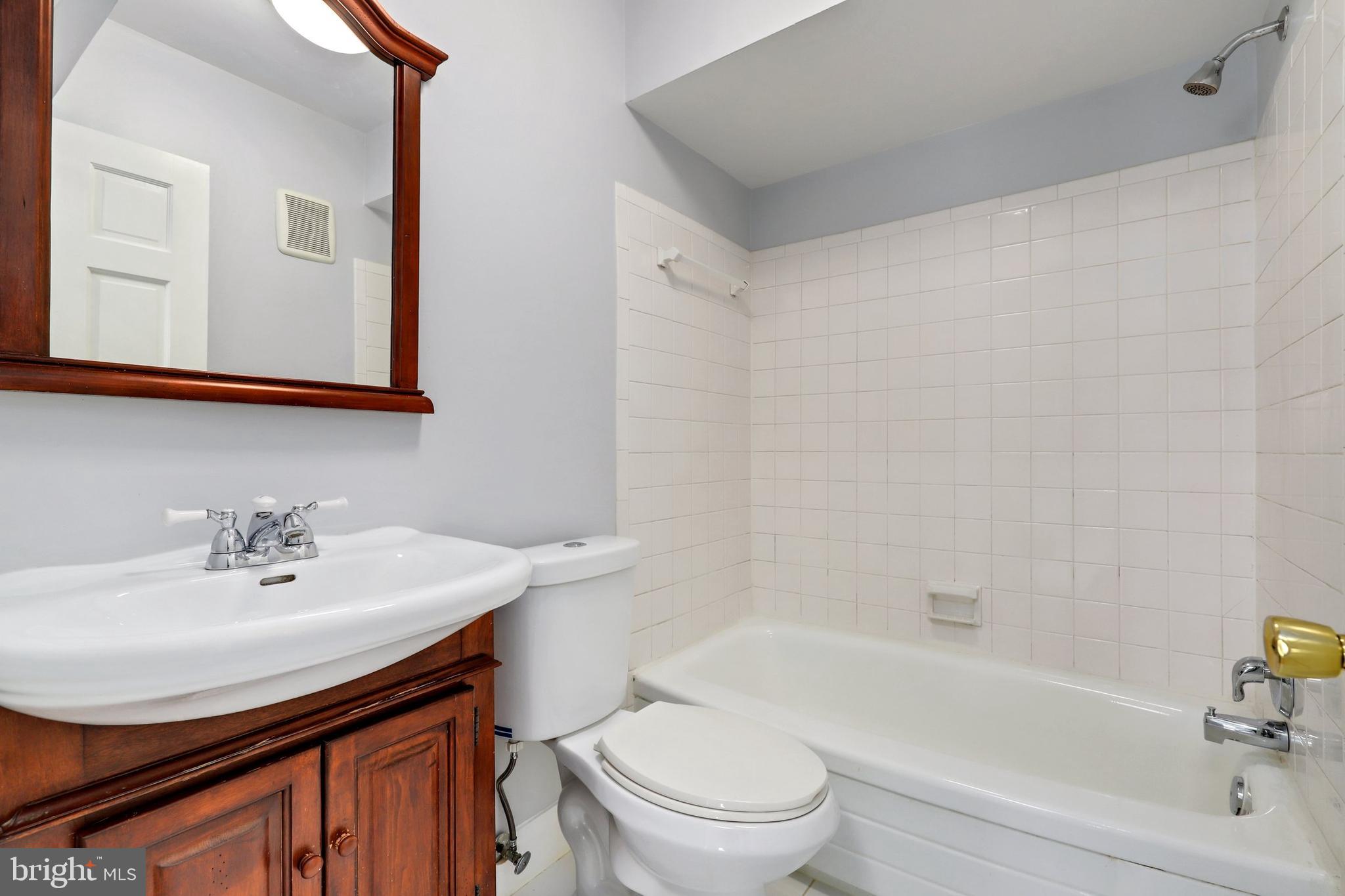 5907 Noblestown Road, Unit H Springfield, VA 22152 - Photo 14 of 33 Gallery Image 14