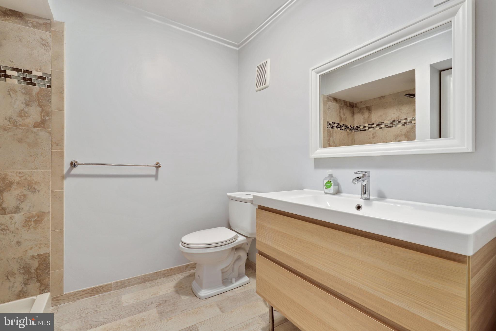 5907 Noblestown Road, Unit H Springfield, VA 22152 - Photo 21 of 33 Gallery Image 21