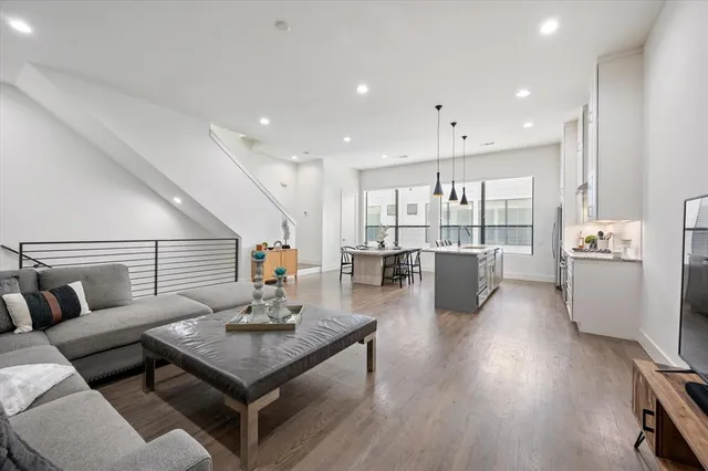 $629,900 | 1848 Euclid Avenue, Unit 104, Dallas, TX 75206