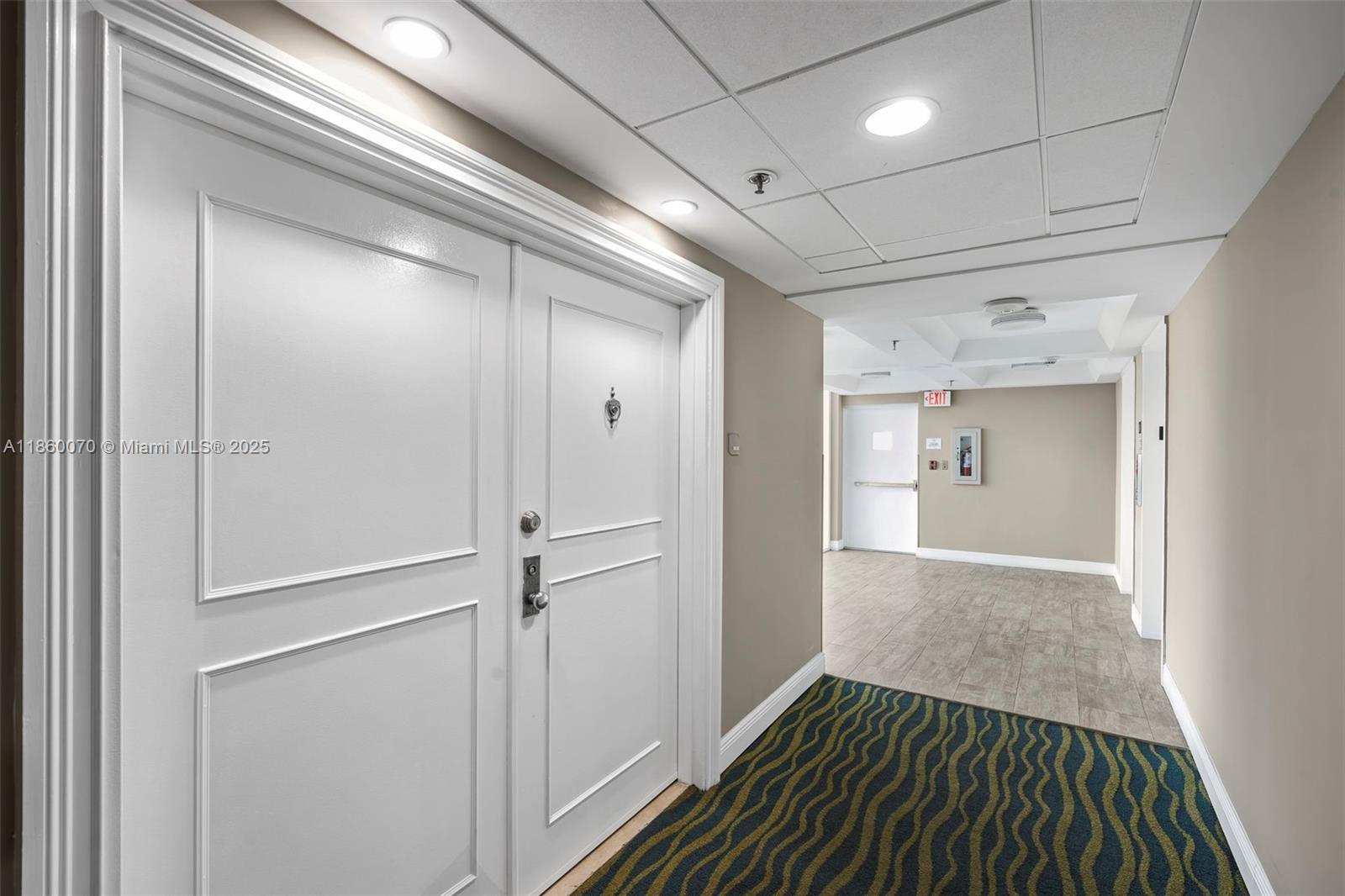 2401 Collins Avenue, Unit 1808 Miami Beach, FL 33140 - Photo 41 of 62 a view of a hallway