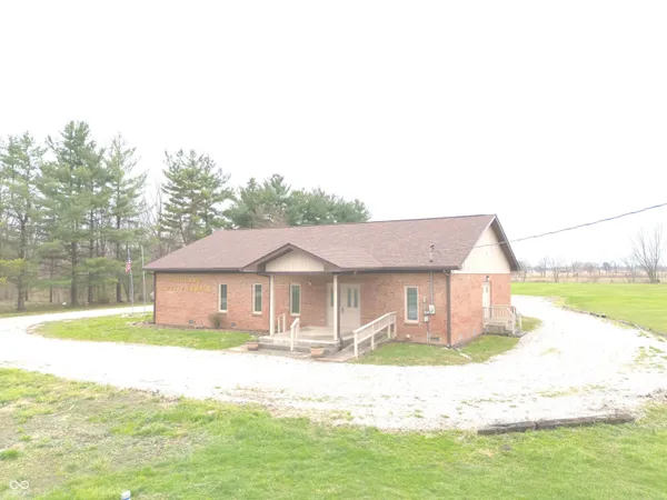 $375,000 | 7051 North 600 West, Fairland, IN 46126