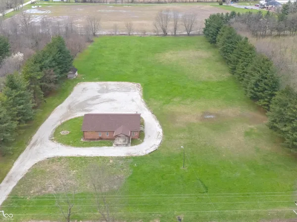 $375,000 | 7051 North 600 West, Fairland, IN 46126