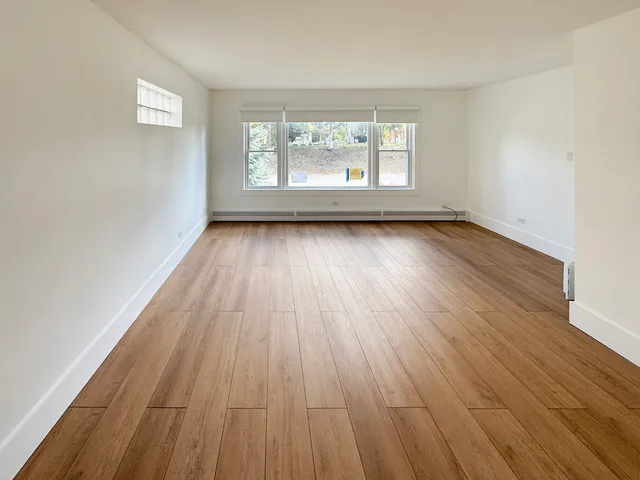 $2,200 | 332 North Smith Street, Unit 1, Palatine, IL 60067