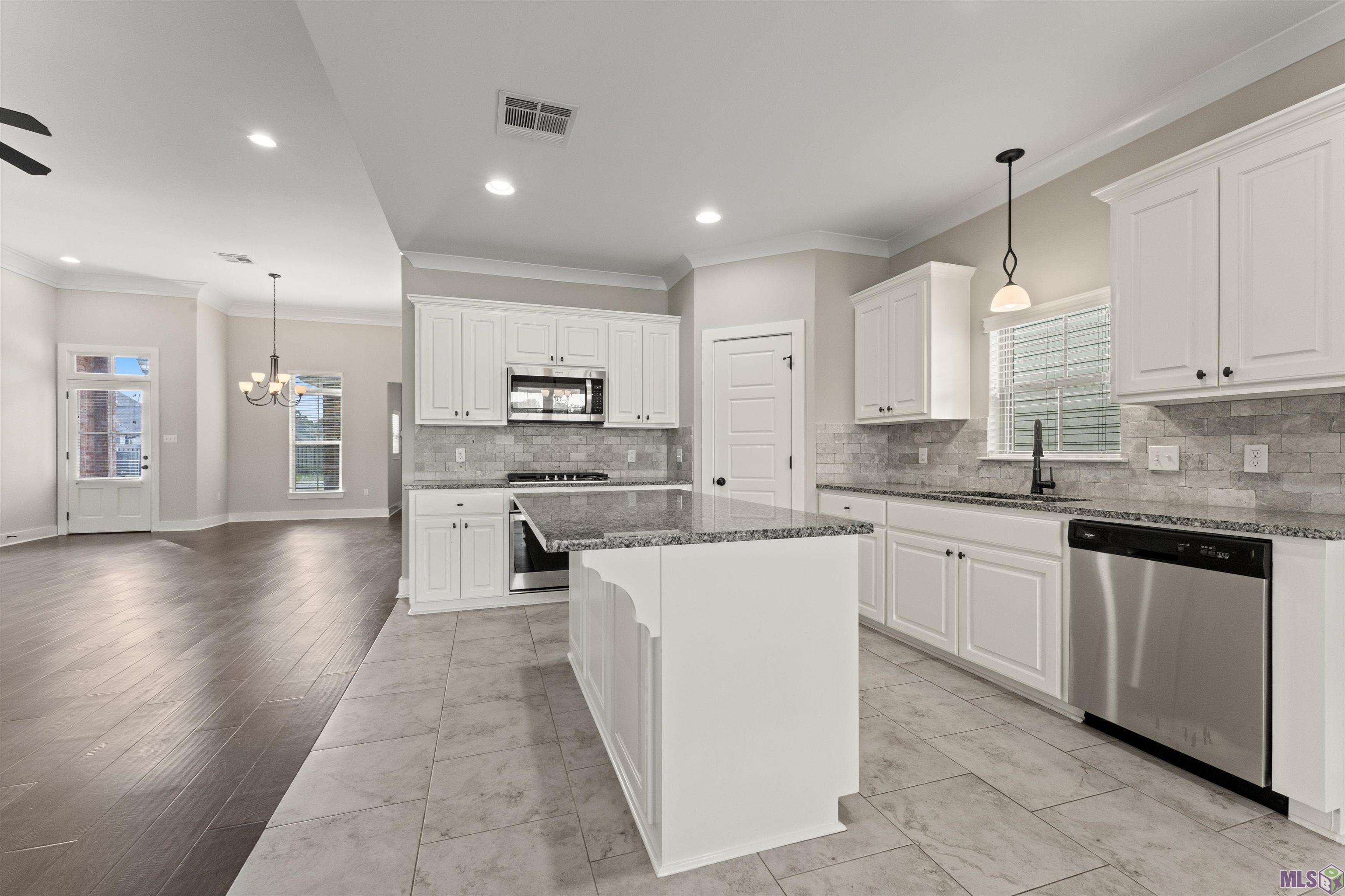 12523 Great Tern Avenue Baton Rouge, LA 70810 - Photo 12 of 35