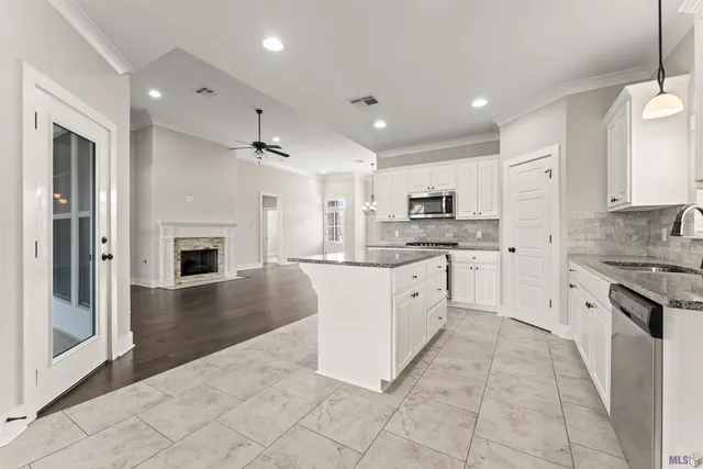 $379,700 | 12523 Great Tern Avenue, Baton Rouge, LA 70810