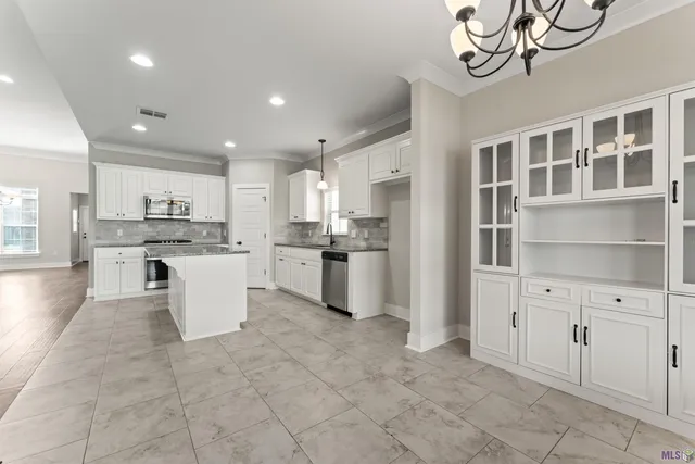 $379,700 | 12523 Great Tern Avenue, Baton Rouge, LA 70810