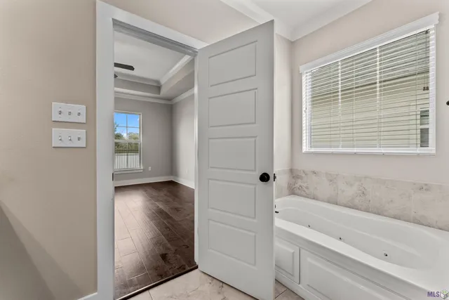 $379,700 | 12523 Great Tern Avenue, Baton Rouge, LA 70810