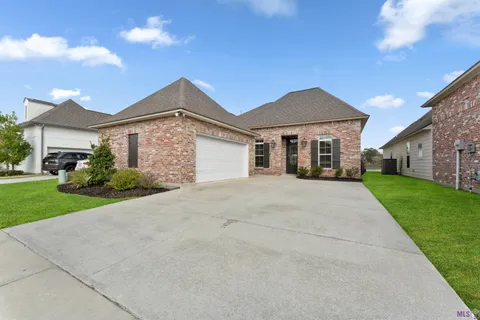 $379,700 | 12523 Great Tern Avenue, Baton Rouge, LA 70810