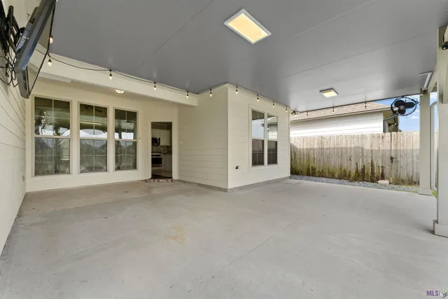 $379,700 | 12523 Great Tern Avenue, Baton Rouge, LA 70810