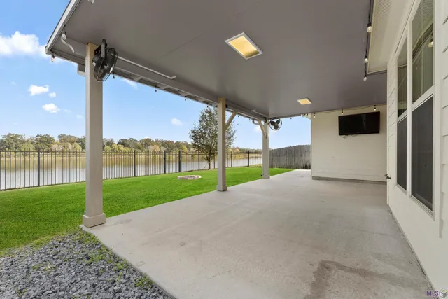 $379,700 | 12523 Great Tern Avenue, Baton Rouge, LA 70810