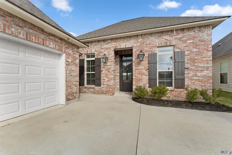 $379,700 | 12523 Great Tern Avenue, Baton Rouge, LA 70810