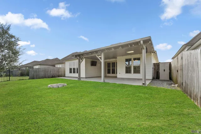 $379,700 | 12523 Great Tern Avenue, Baton Rouge, LA 70810