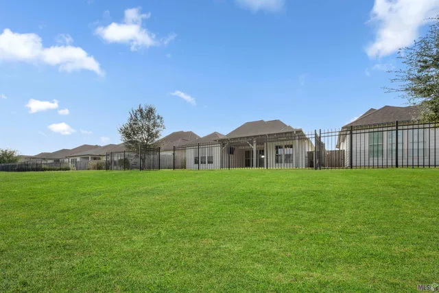 $379,700 | 12523 Great Tern Avenue, Baton Rouge, LA 70810