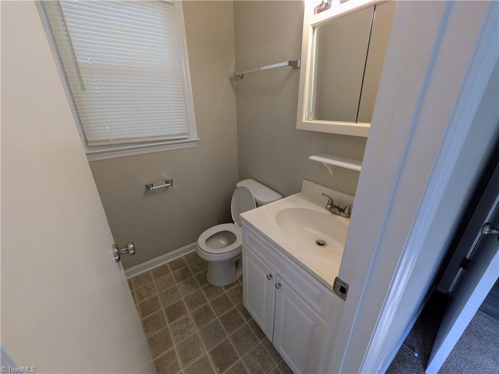 1755 Camden Road Winston-Salem, NC 27103 - Photo 10 of 13