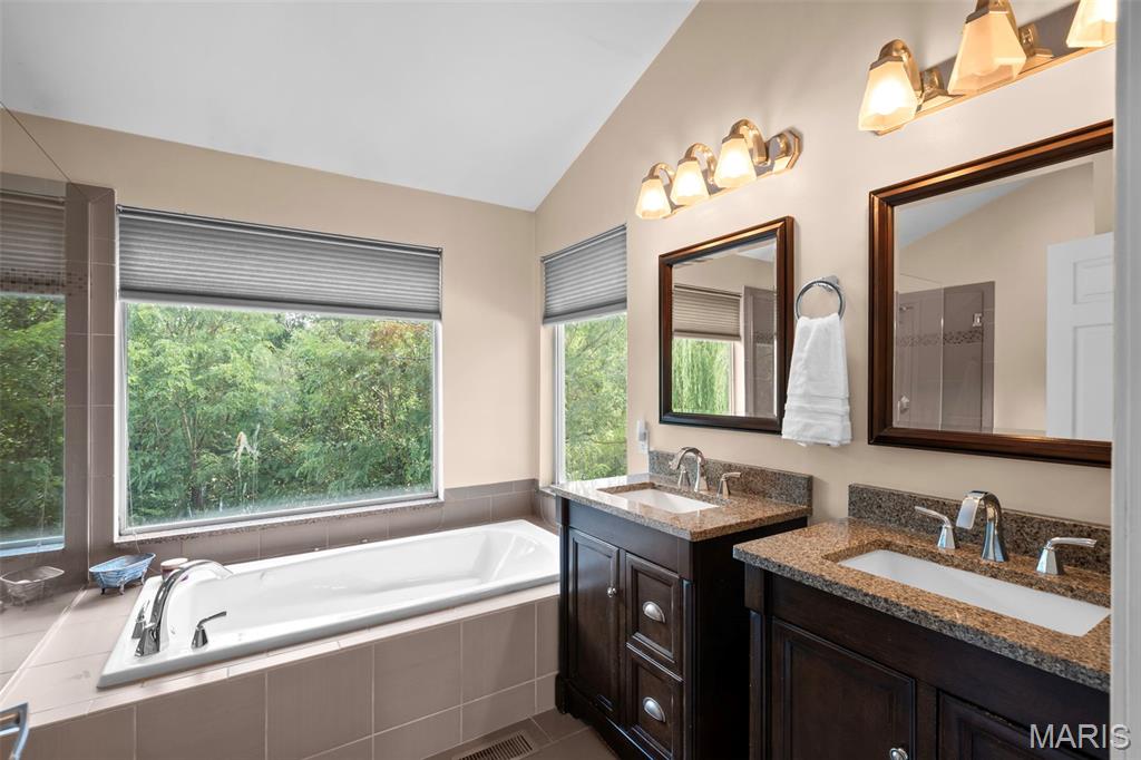 703 Trago Creek Road Ballwin, MO 63021 - Photo 28 of 60 Gallery Image 28