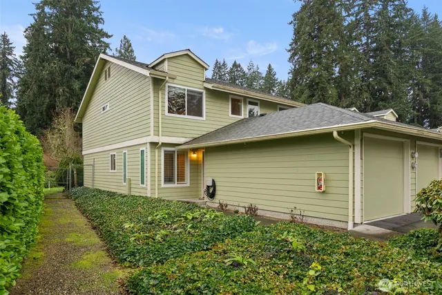 $299,900 | 3926 Northwest Fairway Lane, Bremerton, WA 98312