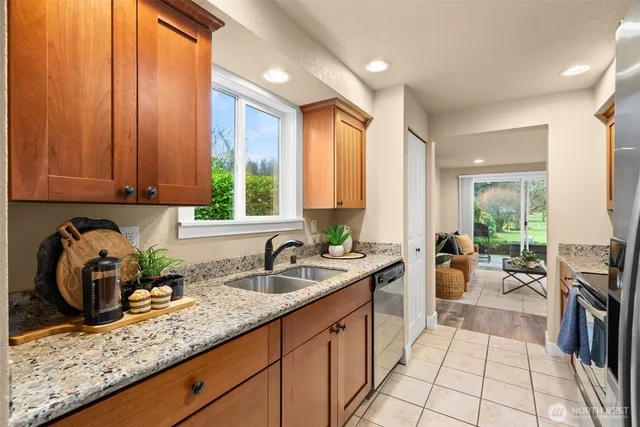 $299,900 | 3926 Northwest Fairway Lane, Bremerton, WA 98312