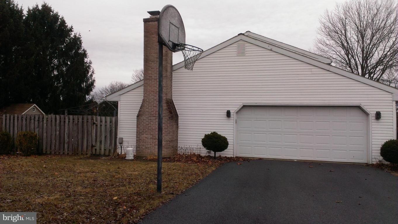 597 Hi View Drive Lititz, PA 17543 - Photo 5 of 14 Gallery Image 5