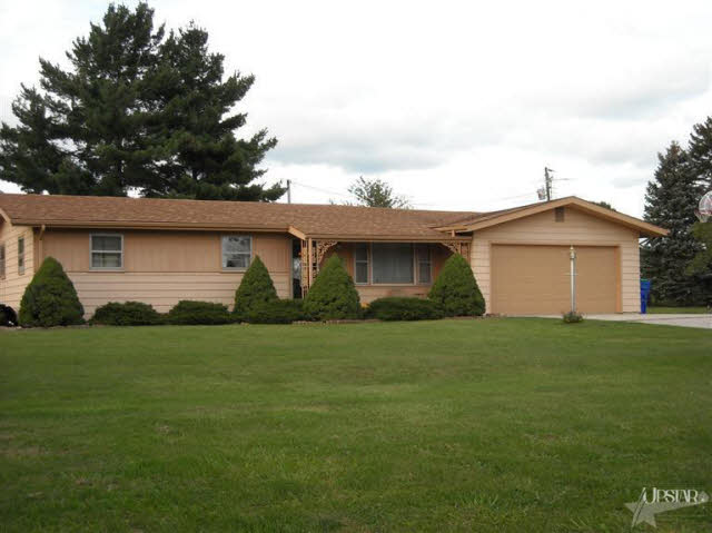 11007 Witmer Road Grabill, IN 46741 - Photo 2 of 9