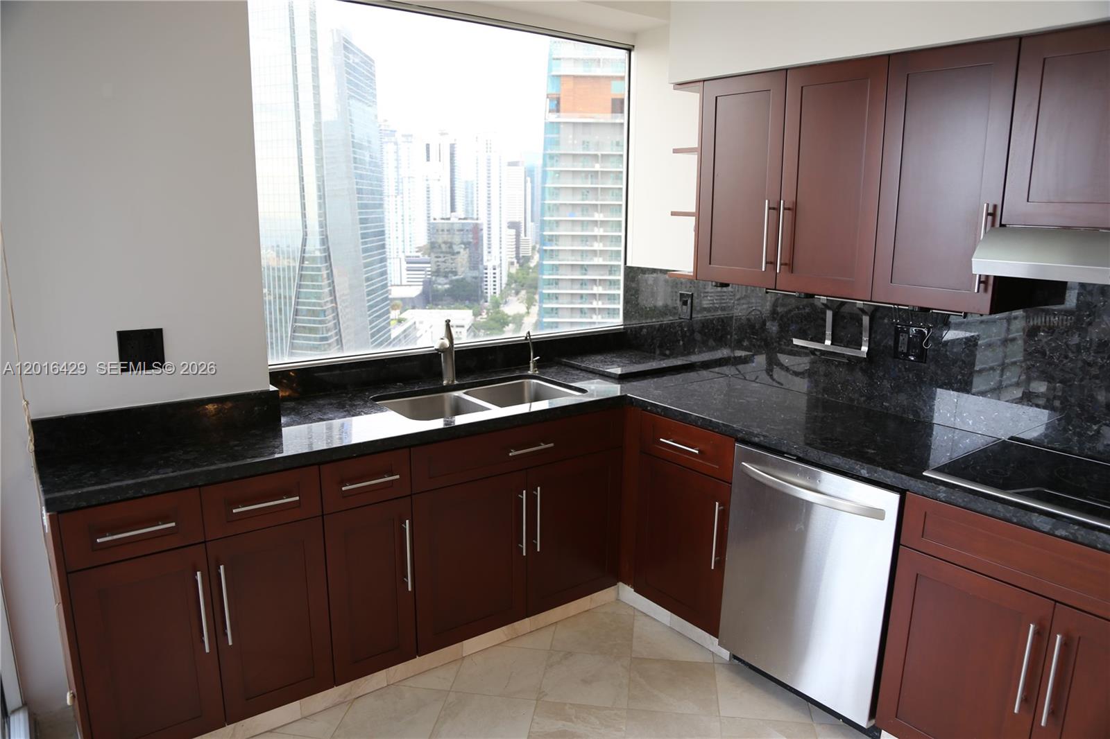 1541 Brickell Avenue, Unit A3101 Miami, FL 33129 - Photo 8 of 32 Plenty Of Storage.City Views
