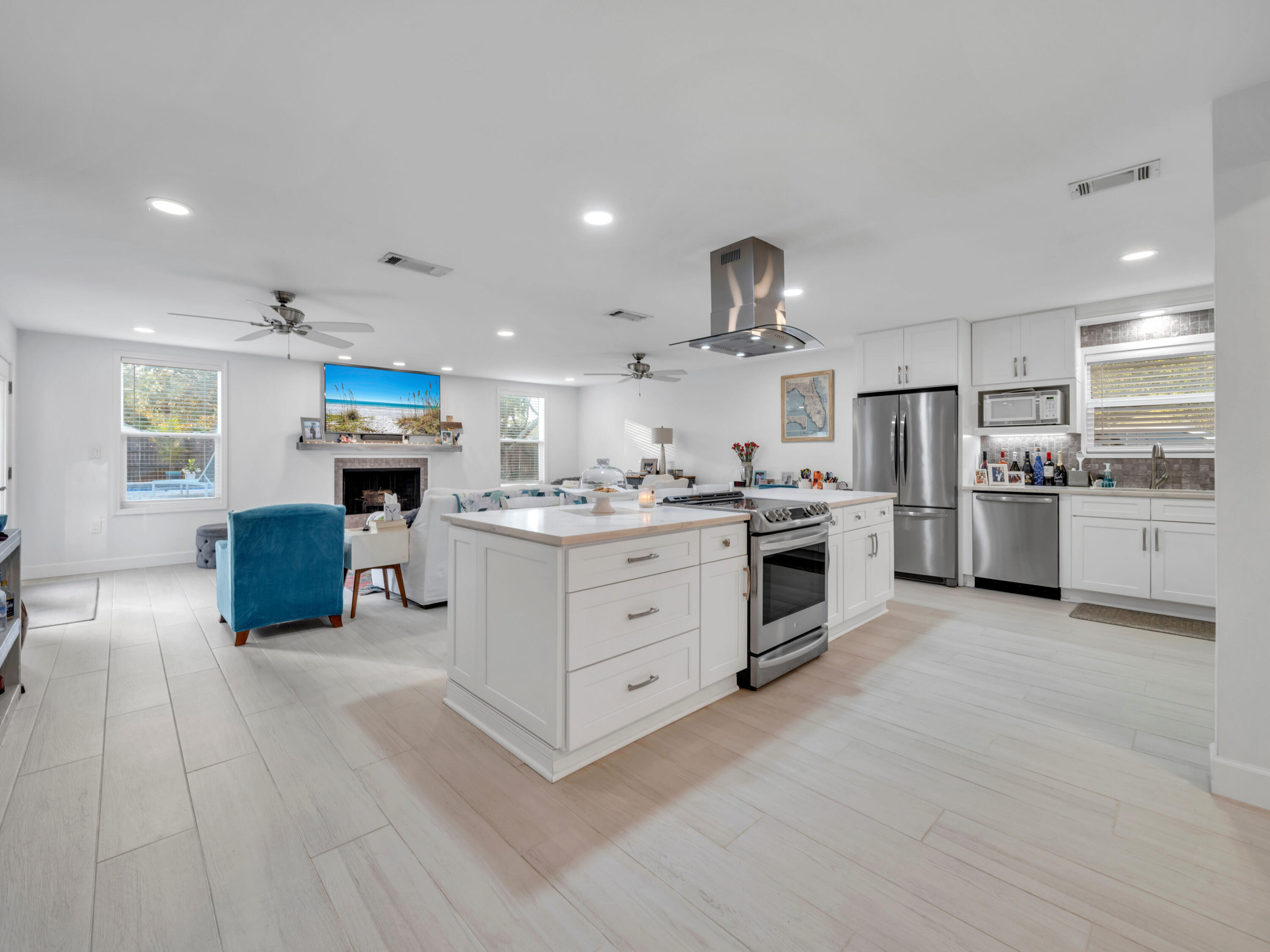 809 Mars Street Destin, FL 32541 - Photo 12 of 74 DSC08226-028-048-4050x3038