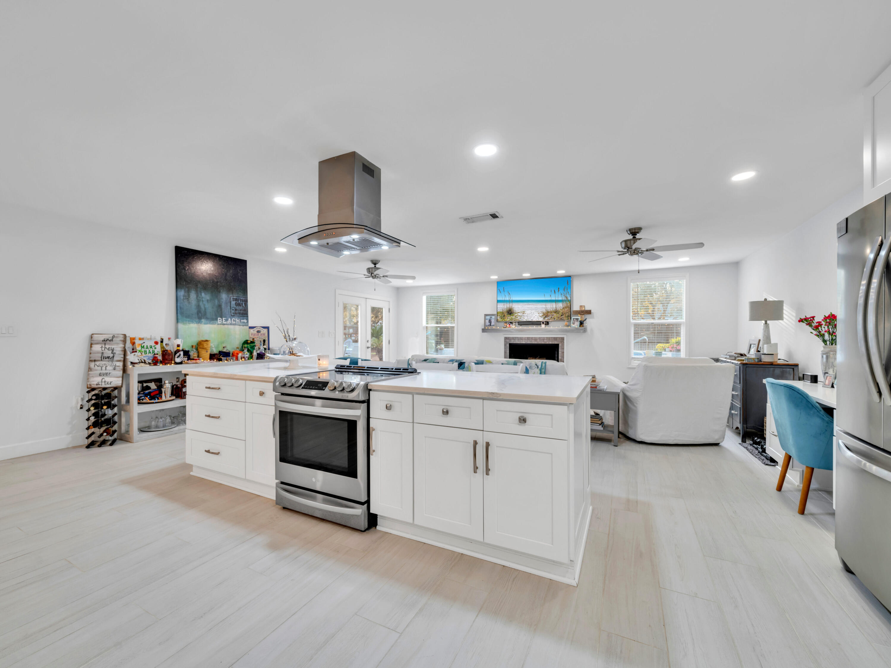 809 Mars Street Destin, FL 32541 - Photo 17 of 74 DSC08251-033-030-4050x3038