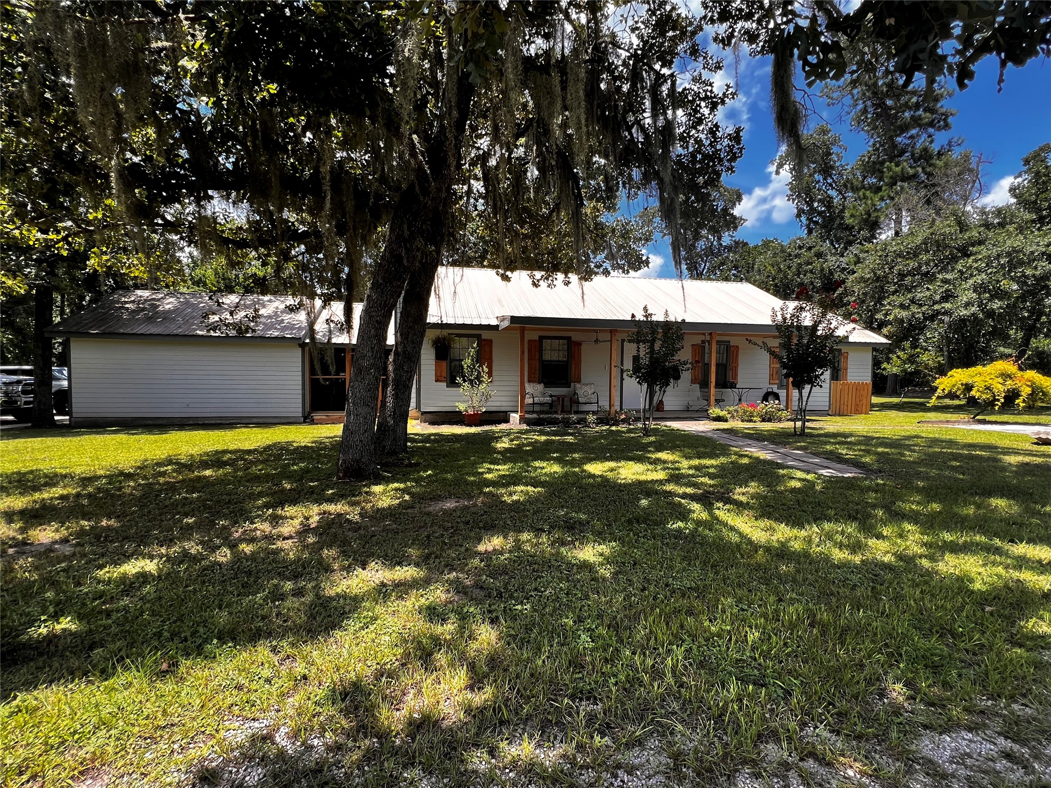 25 Ridge Top Drive Huntsville, TX 77320 - Photo 1 of 19