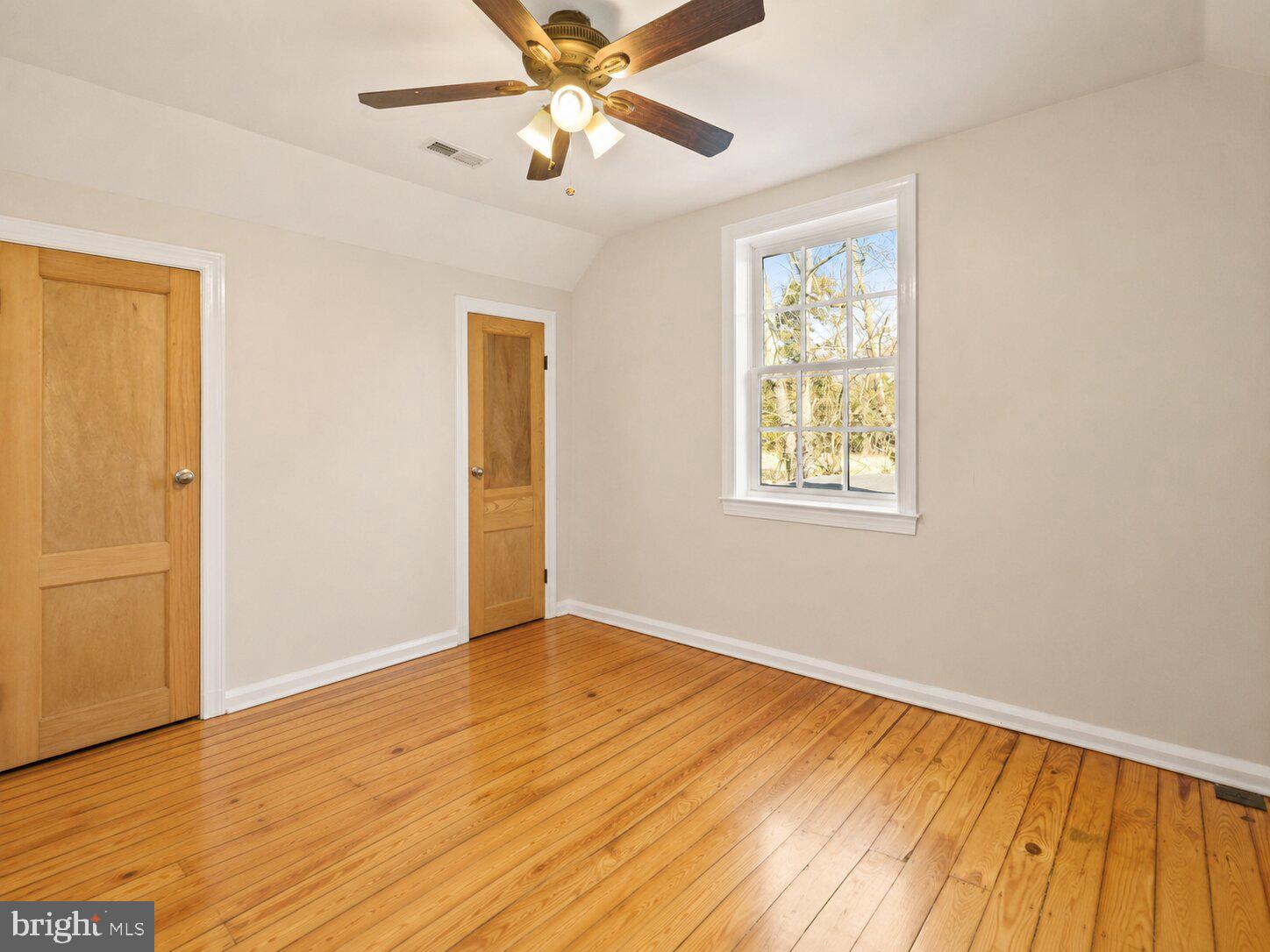 326 Walker Road Great Falls, VA 22066 - Photo 32 of 50