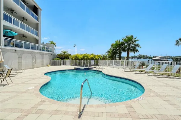 $2,500 | 516 Tamiami Trail South, Unit 102, Nokomis, FL 34275