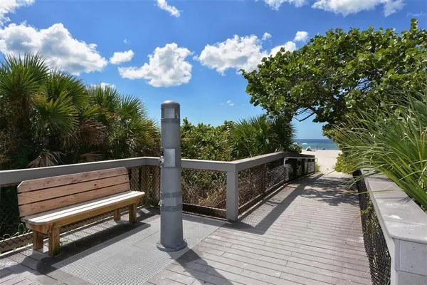$2,500 | 516 Tamiami Trail South, Unit 102, Nokomis, FL 34275