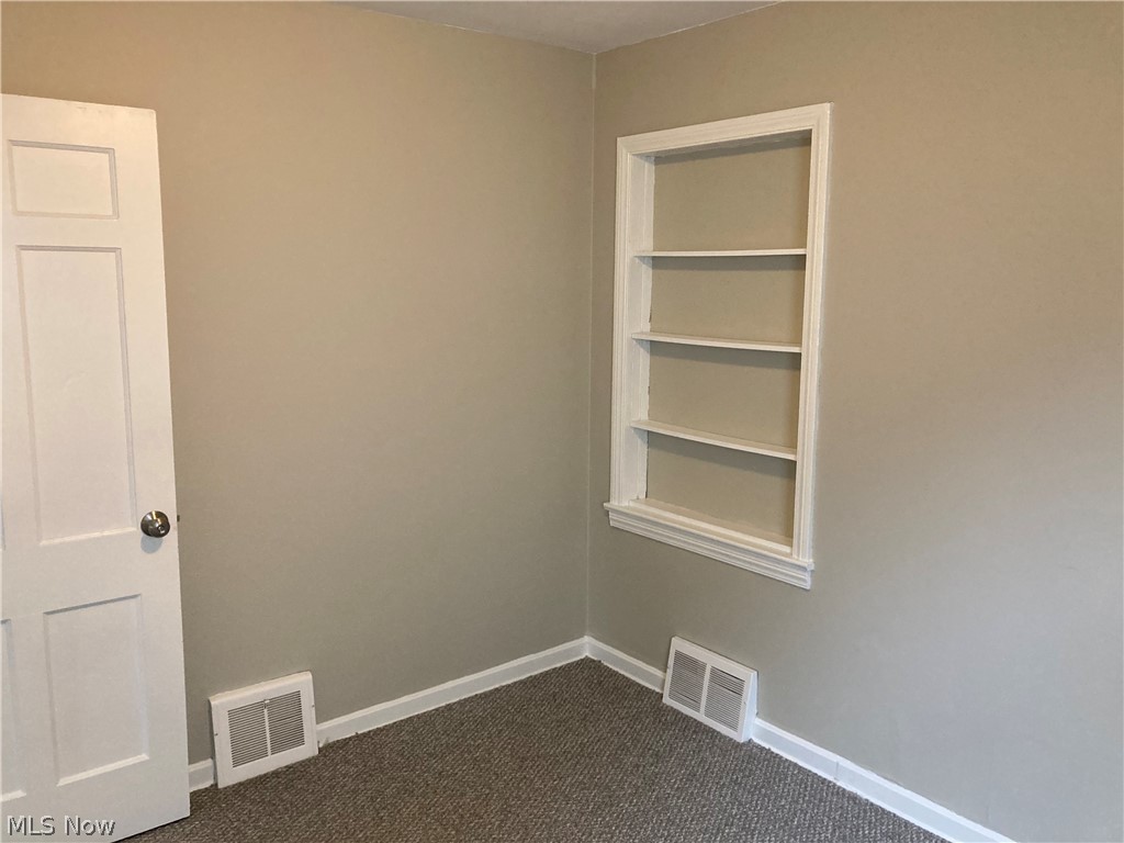 1090 Winston Road Cleveland, OH 44121 - Photo 11 of 23