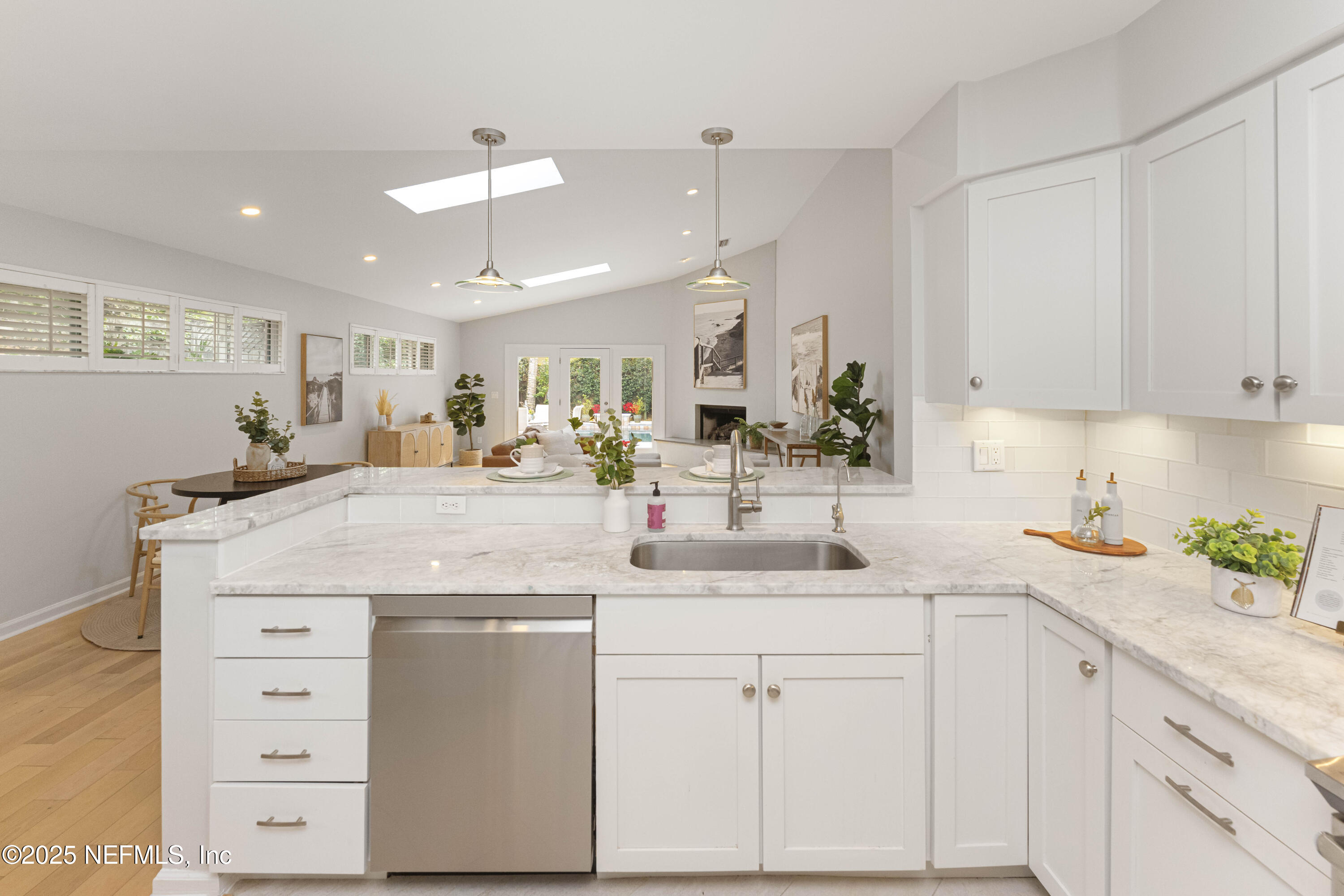 372 4th Street Atlantic Beach, FL 32233 - Photo 12 of 77 Updated Kitchen