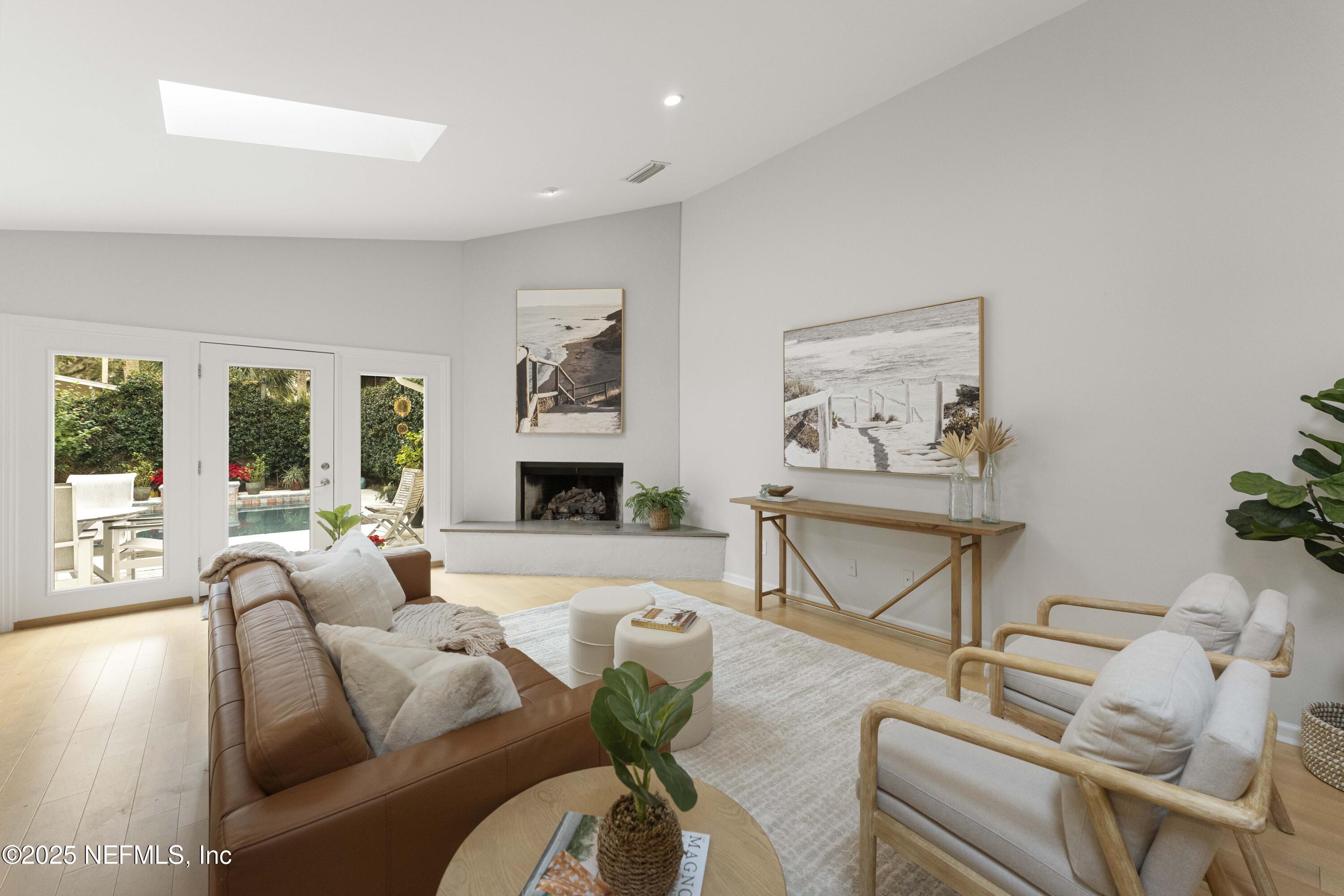 372 4th Street Atlantic Beach, FL 32233 - Photo 18 of 77 Love all the windows and SKYLIGHTS