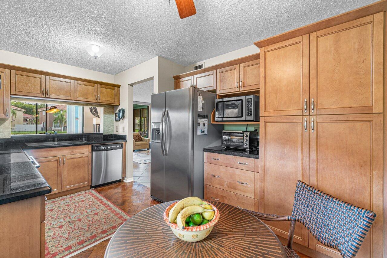 18258 Covina Way, Unit 101 Boca Raton, FL 33498 - Photo 11 of 40 Kitchen