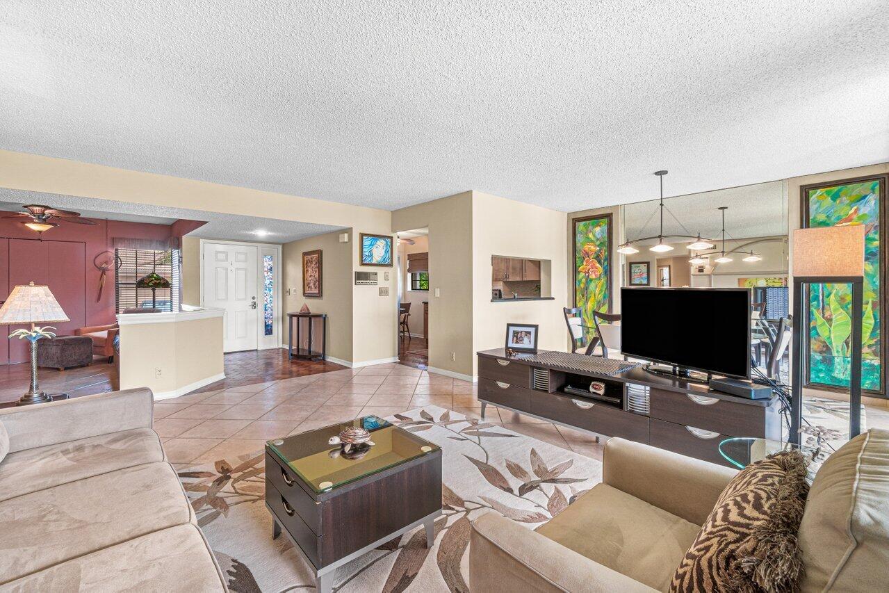 18258 Covina Way, Unit 101 Boca Raton, FL 33498 - Photo 15 of 40 Living room