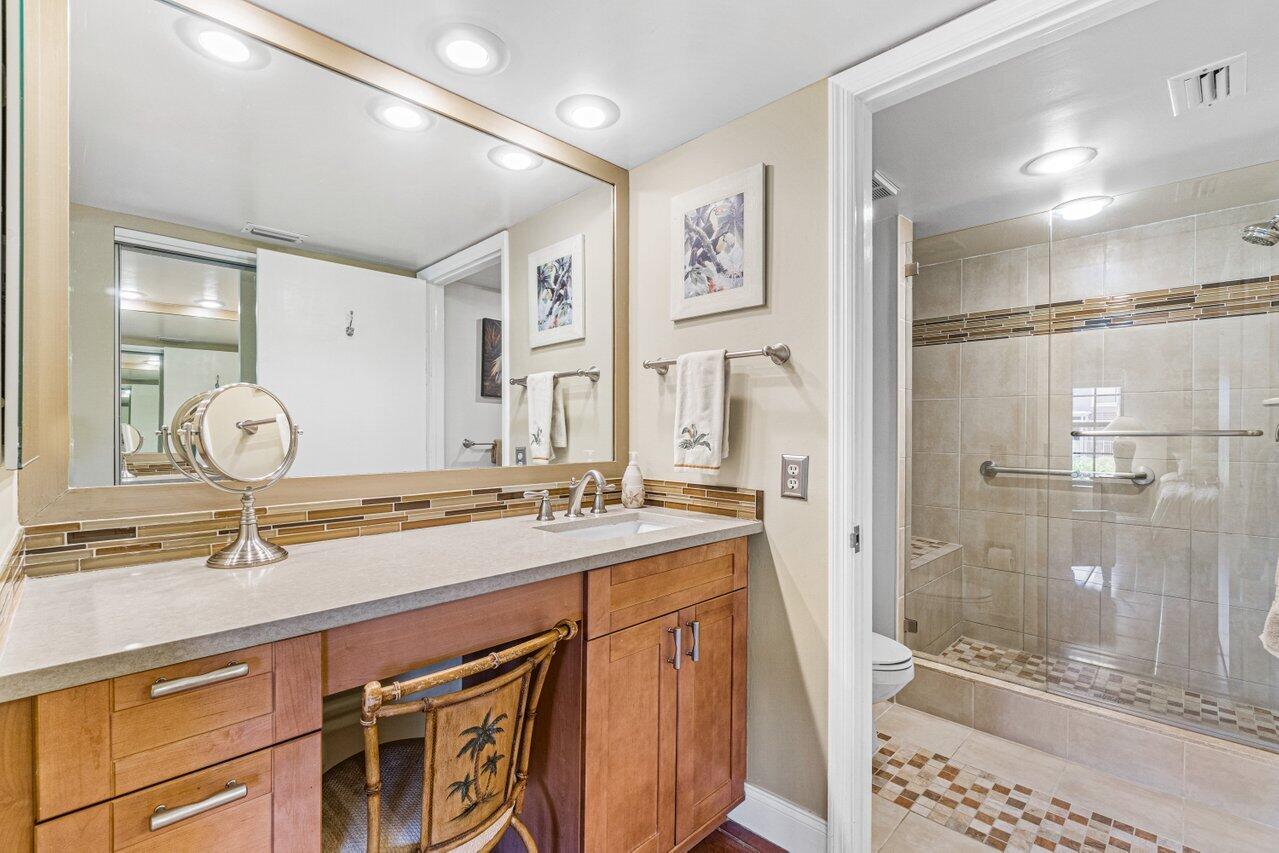 18258 Covina Way, Unit 101 Boca Raton, FL 33498 - Photo 22 of 40 Master bathroom