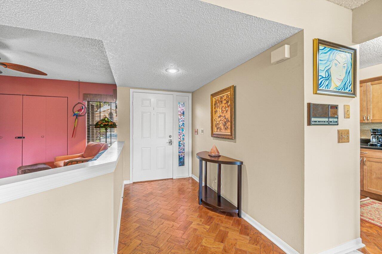 18258 Covina Way, Unit 101 Boca Raton, FL 33498 - Photo 6 of 40 Foyer