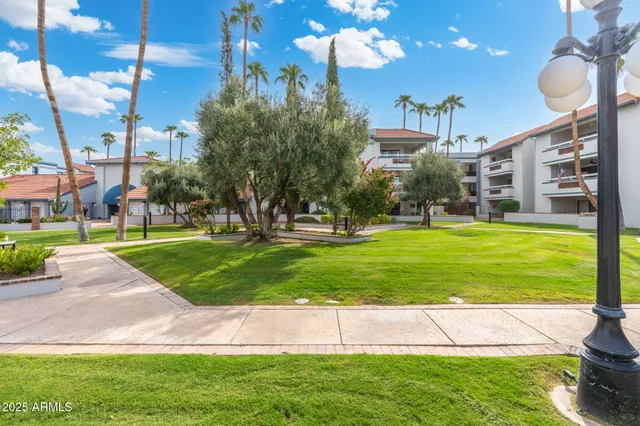 $215,000 | 17404 North 99th Avenue, Unit 106, Sun City, AZ 85373