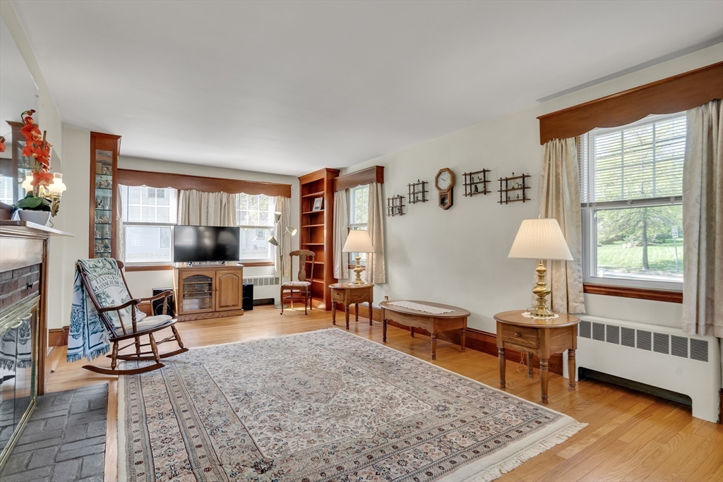 9 Farmcrest Avenue Lexington, MA 02421 - Photo 4 of 20 Gallery Image 4