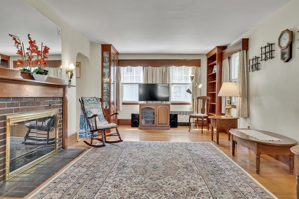 9 Farmcrest Avenue Lexington, MA 02421 - Photo 6 of 20 Gallery Image 6