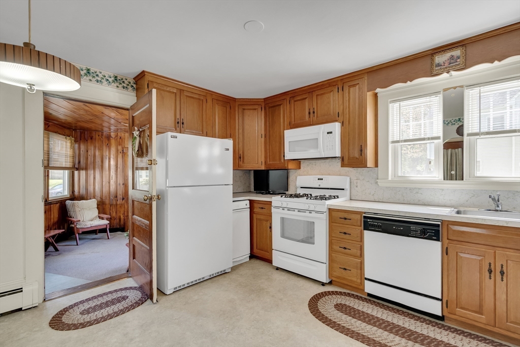 9 Farmcrest Avenue Lexington, MA 02421 - Photo 7 of 20 Gallery Image 7