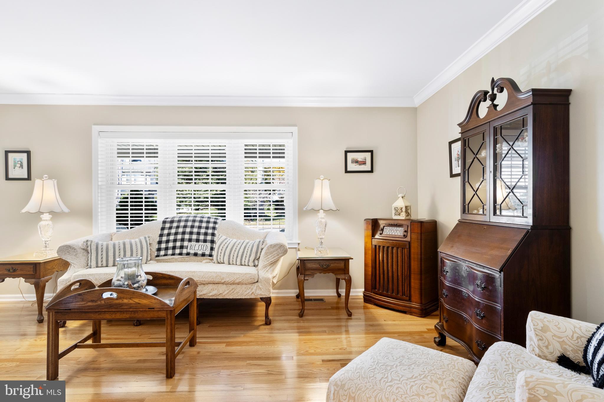 30 West Ward Street Ridley Park, PA 19078 - Photo 10 of 40 LR with Bay Window