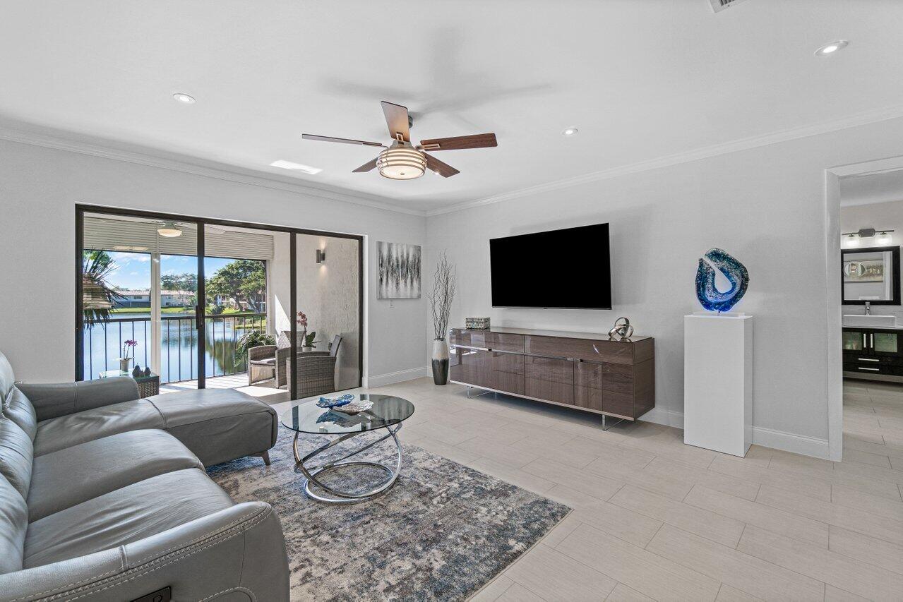 21851 Arriba Real, Unit 9F Boca Raton, FL 33433 - Photo 8 of 29 010-21851ArribaReal-BocaRaton-FL-33433-S