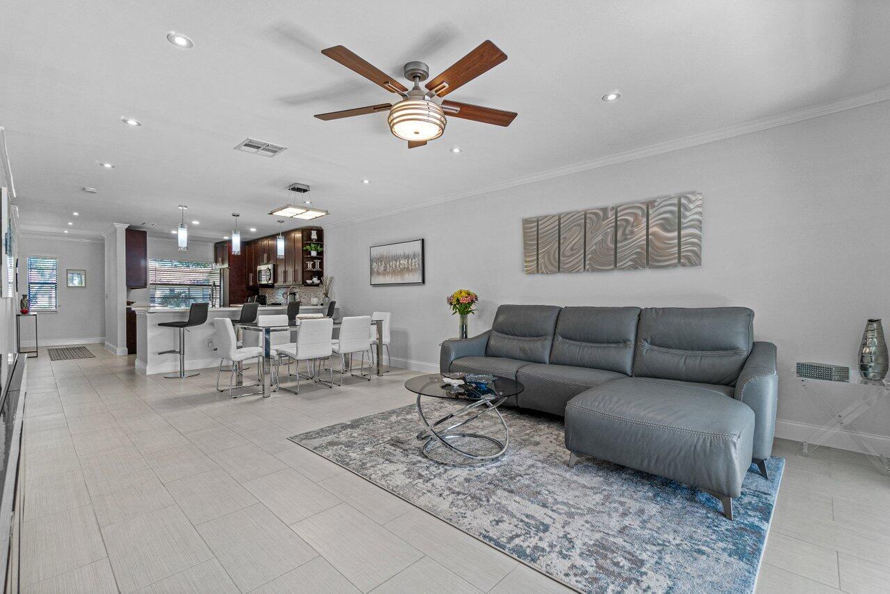 21851 Arriba Real, Unit 9F Boca Raton, FL 33433 - Photo 10 of 29 012-21851ArribaReal-BocaRaton-FL-33433-S