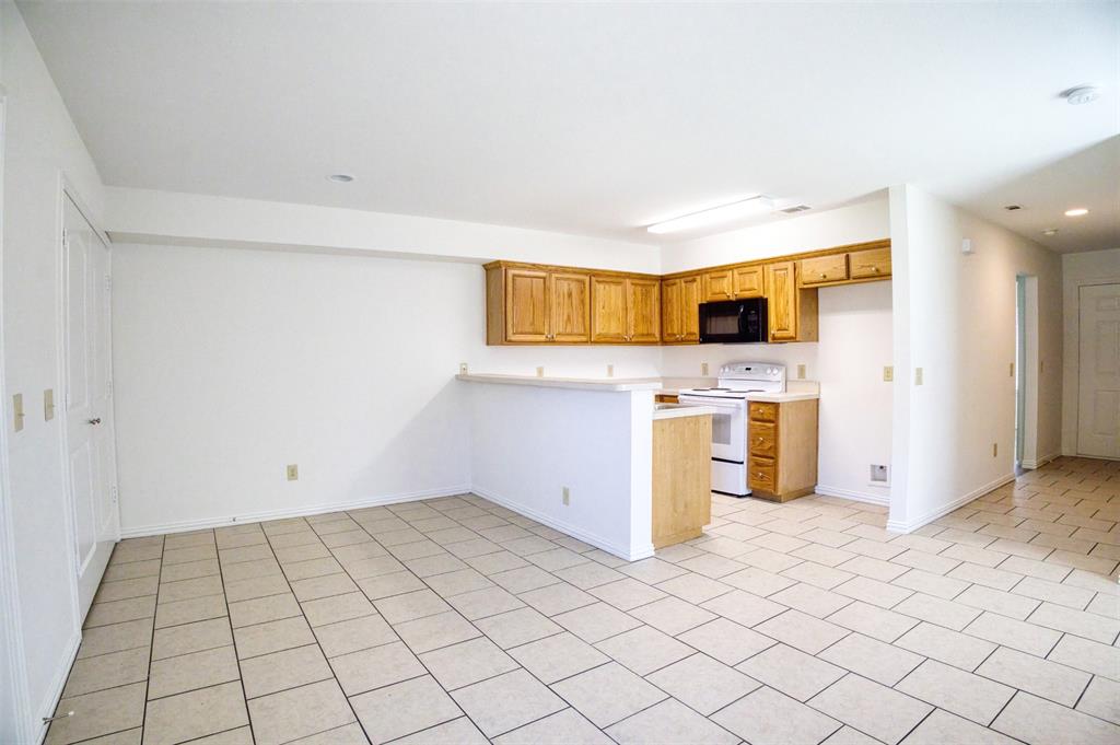 1708 South Waco Street Van Alstyne, TX 75495 - Photo 13 of 33