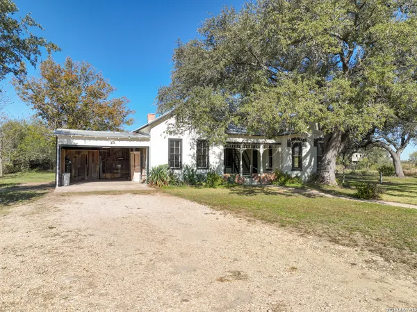 $420,000 | 7150 County Road 429, D'Hanis, TX 78850