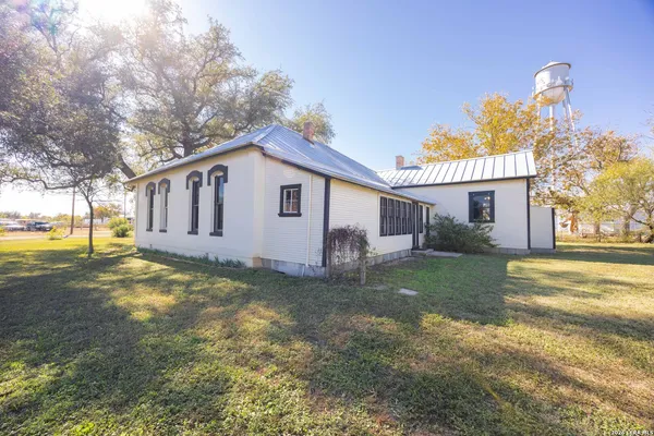 $420,000 | 7150 County Road 429, D'Hanis, TX 78850