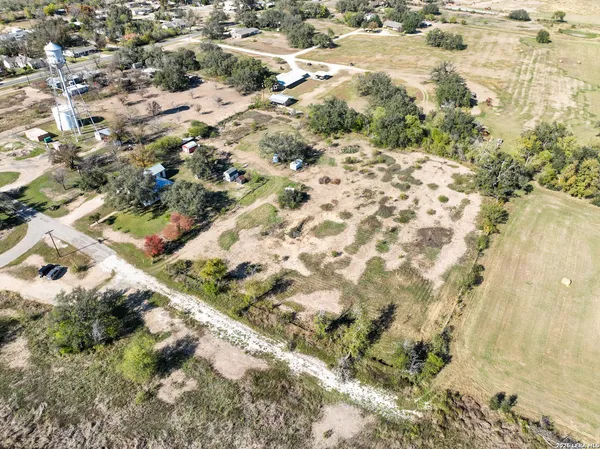 $420,000 | 7150 County Road 429, D'Hanis, TX 78850