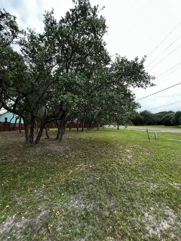 $76,000 | 901 West Linden Street, Rockport, TX 78382