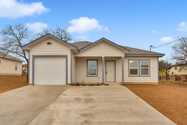 $235,000 | 1917 Greenwood Lane, Kingsland, TX 78639
